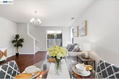 9424 Dunbar Dr, Oakland, CA 94603 - Photo 13