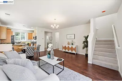 9424 Dunbar Dr, Oakland, CA 94603 - Photo 31