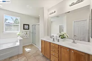 9424 Dunbar Dr, Oakland, CA 94603 - Photo 39
