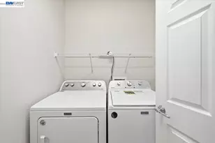 9424 Dunbar Dr, Oakland, CA 94603 - Photo 53