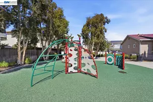 9424 Dunbar Dr, Oakland, CA 94603 - Photo 77