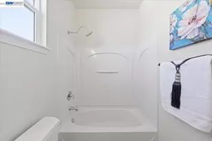 9424 Dunbar Dr, Oakland, CA 94603 - Photo 55