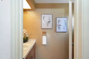 16989 Brierly Ct, Castro Valley, CA 94546 - Photo 23