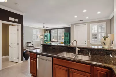 3207 Jetty Dr, Richmond, CA 94804 - Photo 5