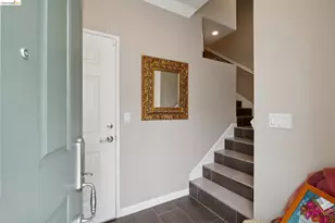 3207 Jetty Dr, Richmond, CA 94804 - Photo 3