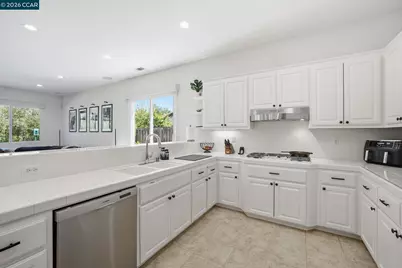 2420 Rushcreek Pl, Vallejo, CA 94591 - Photo 35