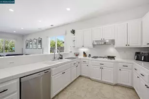2420 Rushcreek Pl, Vallejo, CA 94591 - Photo 35