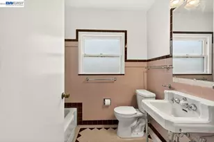 250 Broadmoor Blvd, San Leandro, CA 94577 - Photo 23
