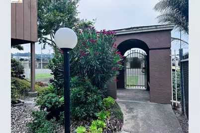2121 Vale Rd #17, San Pablo, CA 94806 - Photo 3