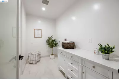 5883 Margarido Dr, Oakland, CA 94618 - Photo 49