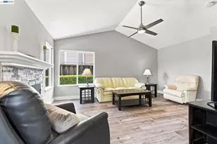 38109 Iris Ct, Newark, CA 94560 - Photo 9