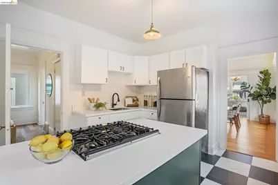 455 36th St, Oakland, CA 94609 - Photo 19