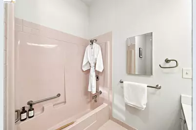 201 Beverly Ave, San Leandro, CA 94577 - Photo 27