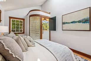 2435 Valley St, Berkeley, CA 94702 - Photo 47