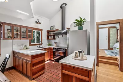 2435 Valley Street, Berkeley, CA 94702 - Photo 31