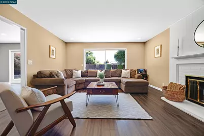 8569 Wicklow Ln, Dublin, CA 94568 - Photo 5