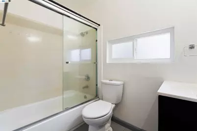 1006 72nd Ave, Oakland, CA 94621 - Photo 13
