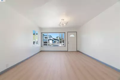 1006 72nd Ave, Oakland, CA 94621 - Photo 1