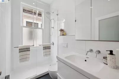 800 Delaware Street #1020, Berkeley, CA 94710 - Photo 23