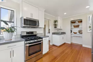 8233 Golf Links Rd, Oakland, CA 94605 - Photo 21