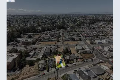 8233 Golf Links Rd, Oakland, CA 94605 - Photo 67