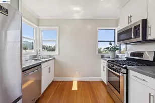 8233 Golf Links Rd, Oakland, CA 94605 - Photo 19