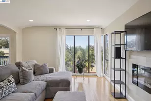 8233 Golf Links Rd, Oakland, CA 94605 - Photo 9