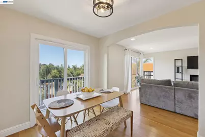 8233 Golf Links Rd, Oakland, CA 94605 - Photo 5