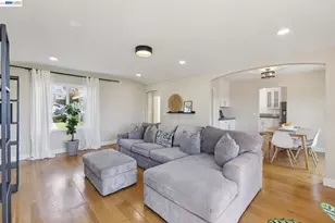 8233 Golf Links Rd, Oakland, CA 94605 - Photo 11