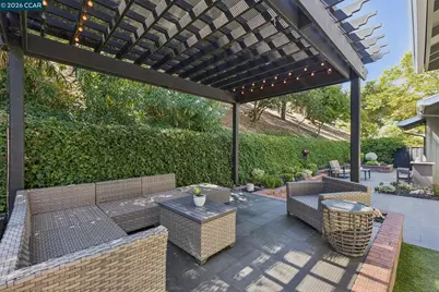 1792 Saint Andrews Dr, Moraga, CA 94556 - Photo 43