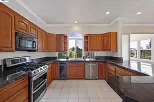 2825 Hillcrest Ave, Hayward, CA 94542 - Photo 9