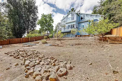 2825 Hillcrest Avenue, Hayward, CA 94542 - Photo 7