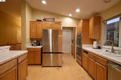 8051 Canyon Creek Cir, Pleasanton, CA 94588 - Photo 11