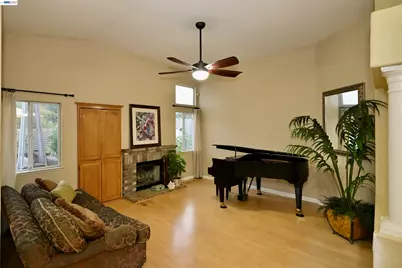 8051 Canyon Creek Cir, Pleasanton, CA 94588 - Photo 13