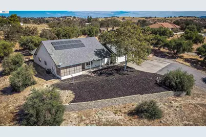 8060 Chardonnay Pl, Valley Springs, CA 95252 - Photo 9