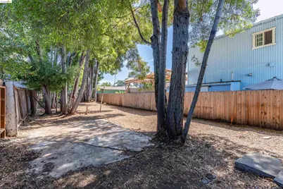 7014 Holly St, Oakland, CA 94621 - Photo 11