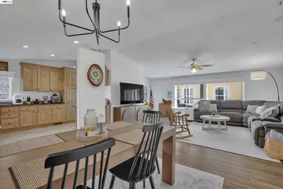 60 Palm Dr, Union City, CA 94587 - Photo 15
