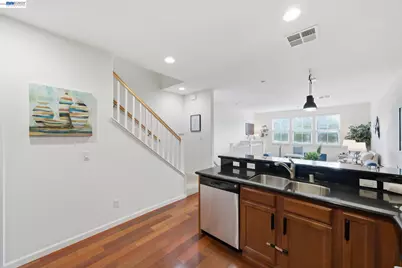 1012 Martin Luther King Dr, Hayward, CA 94541 - Photo 15