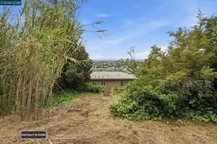 8910 Burr St, Oakland, CA 94605 - Photo 61