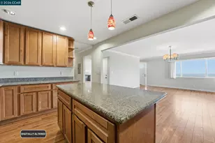 8910 Burr St, Oakland, CA 94605 - Photo 19
