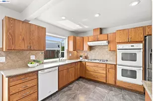 32235 Pulaski Dr, Hayward, CA 94544 - Photo 15