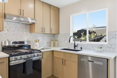 483 Heathcliff Dr, Pacifica, CA 94044 - Photo 11