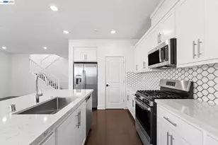 2107 Daimler St, Lathrop, CA 95330 - Photo 7