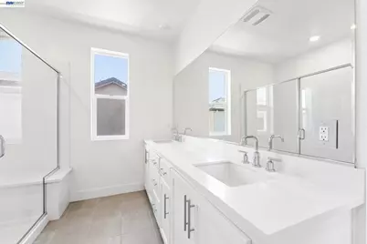 2107 Daimler St, Lathrop, CA 95330 - Photo 33