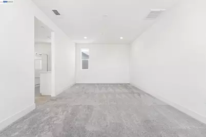 2107 Daimler St, Lathrop, CA 95330 - Photo 27