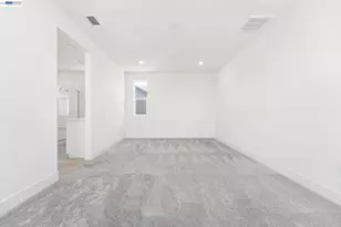 2107 Daimler St, Lathrop, CA 95330 - Photo 27