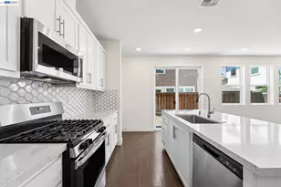2107 Daimler St, Lathrop, CA 95330 - Photo 9
