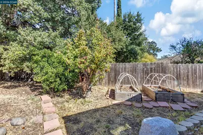 1162 Francine Ct, Concord, CA 94518 - Photo 21