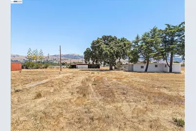 13690 Murphy Ave #E, San Martin, CA 95046 - Photo 9