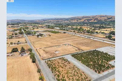 13690 Murphy Ave #E, San Martin, CA 95046 - Photo 3